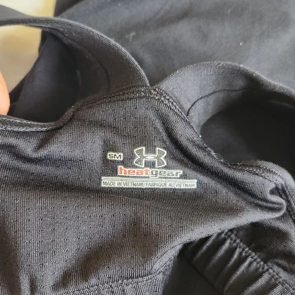 Lot of 2 Workout Tops - Lululemon and Under Armour - Picture 3 of 3